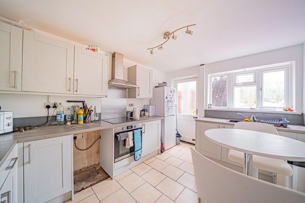 Greenbank Road, Balsall Common, CV7 photo 2