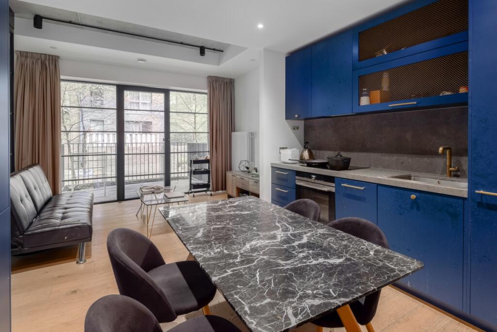 Main image of property: Goodluck Hope Walk, E14