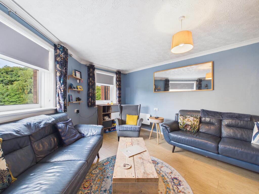 Apartment in Motherwell, North Lanarkshire - View 3