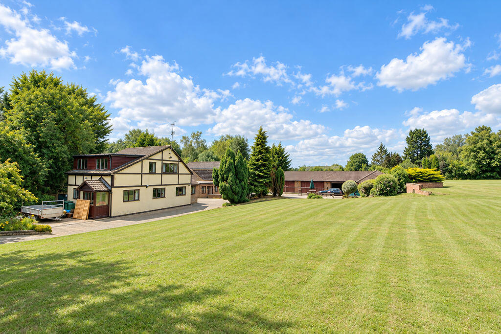 House in St Albans - View 3