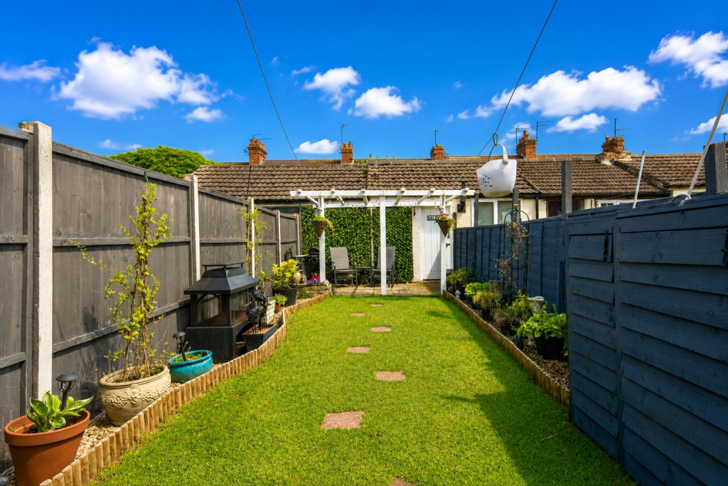 House in Kettering, Avondale - View 3