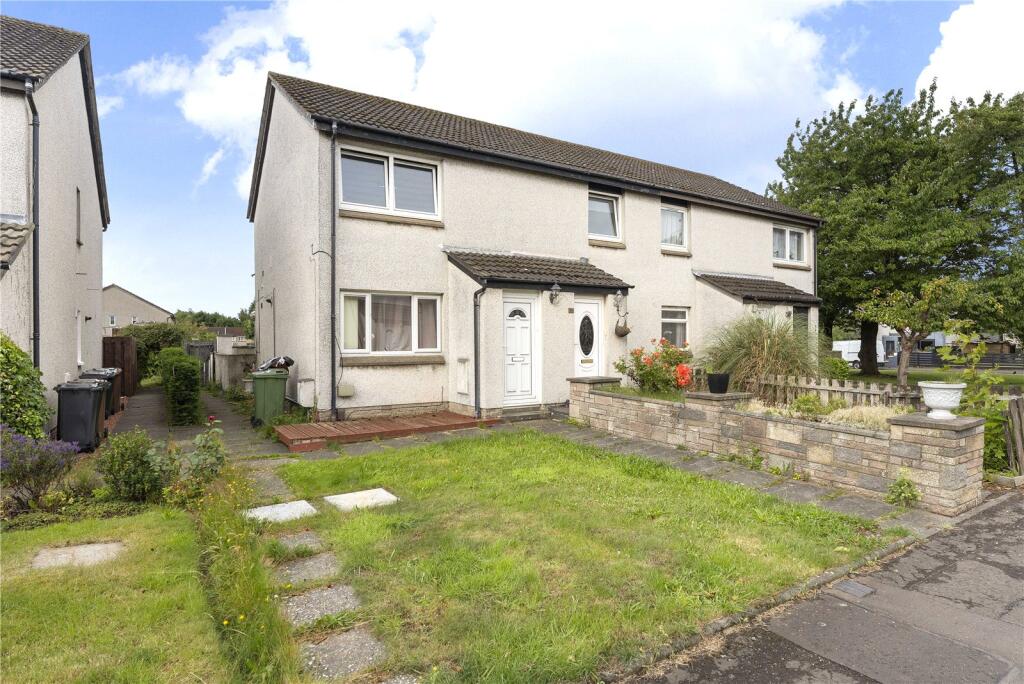 Main image of property: 11 Cleikiminrig, Craigmillar, Edinburgh, EH11 3QZ