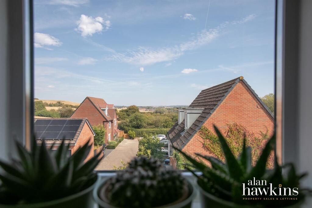 Apartment in Swindon - View 2