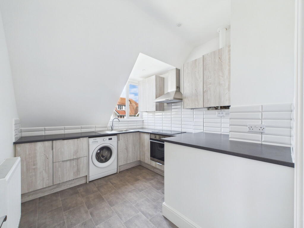 Apartment in Torquay - View 3