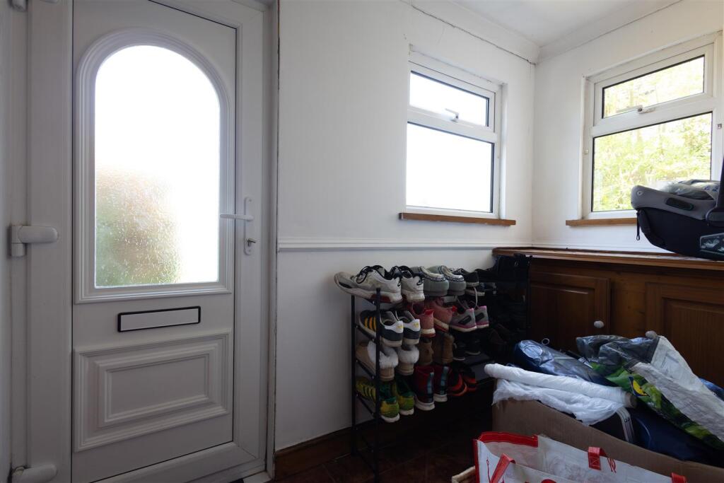 Deering Close, Lawrence Weston, Bristol photo 4