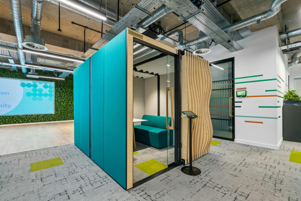 Waterfront Meeting Room Pod
