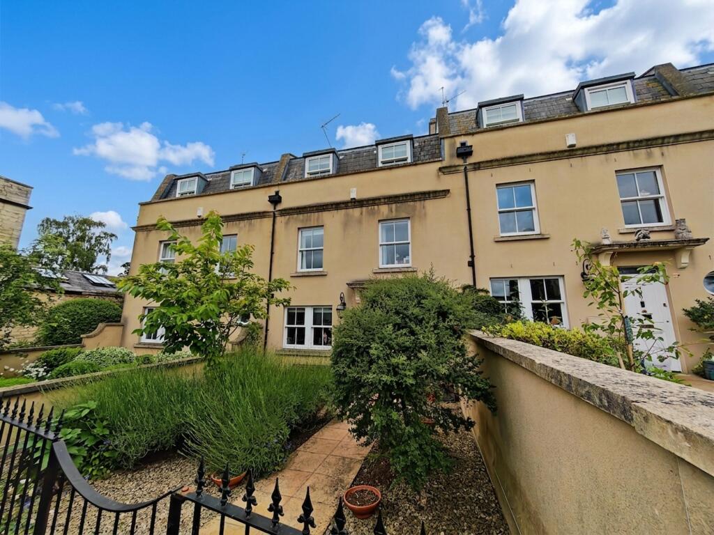 Main image of property: Hilperton Road, Trowbridge, BA14