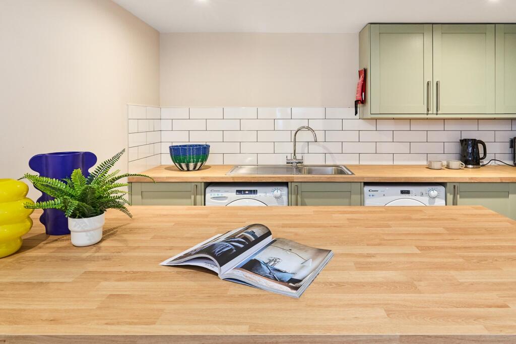 House in Leeds - View 2