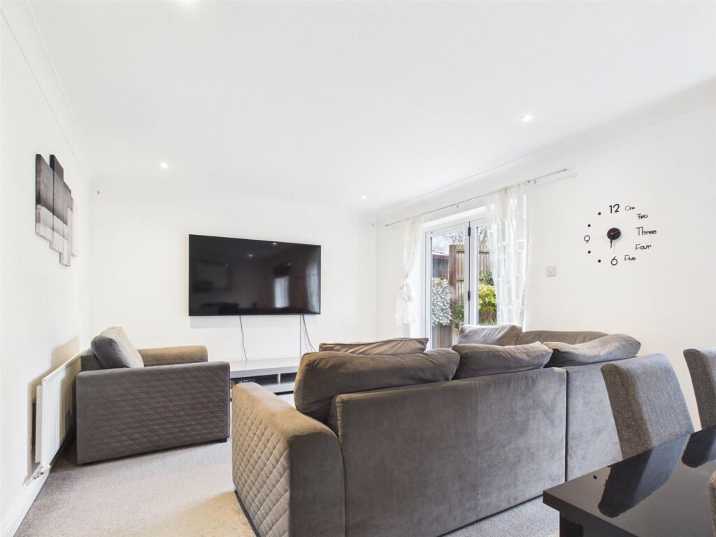 Glenville Close, Walkford, Christchurch, Dorset, BH23 photo 2