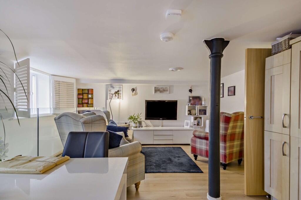 Main image of property: High Street, Manningtree, Essex, CO11