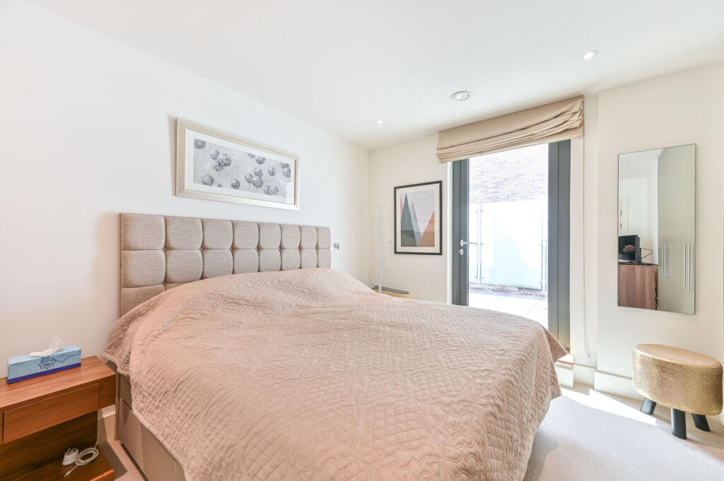 Apartment in London - More