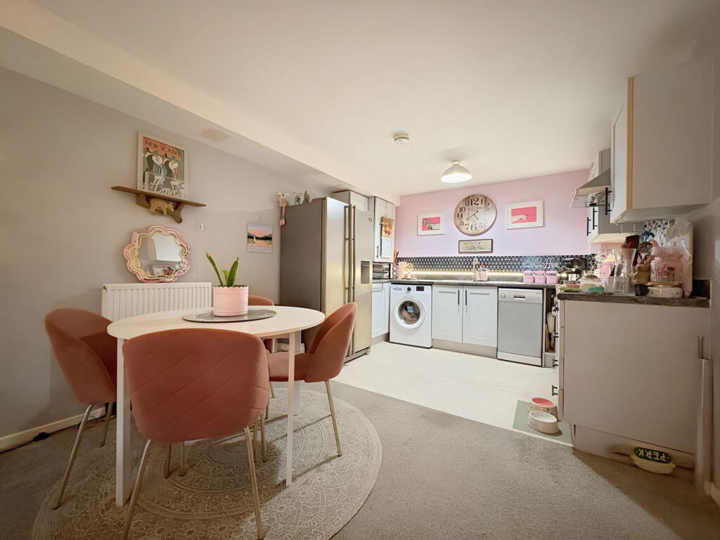 Hornbeam Close, Bradley Stoke, Bristol, BS32 8FE photo 4