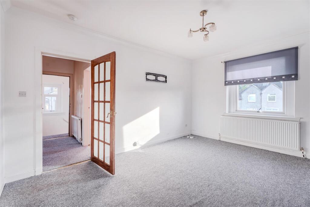 Apartment in Mossend, Milnwood - View 5
