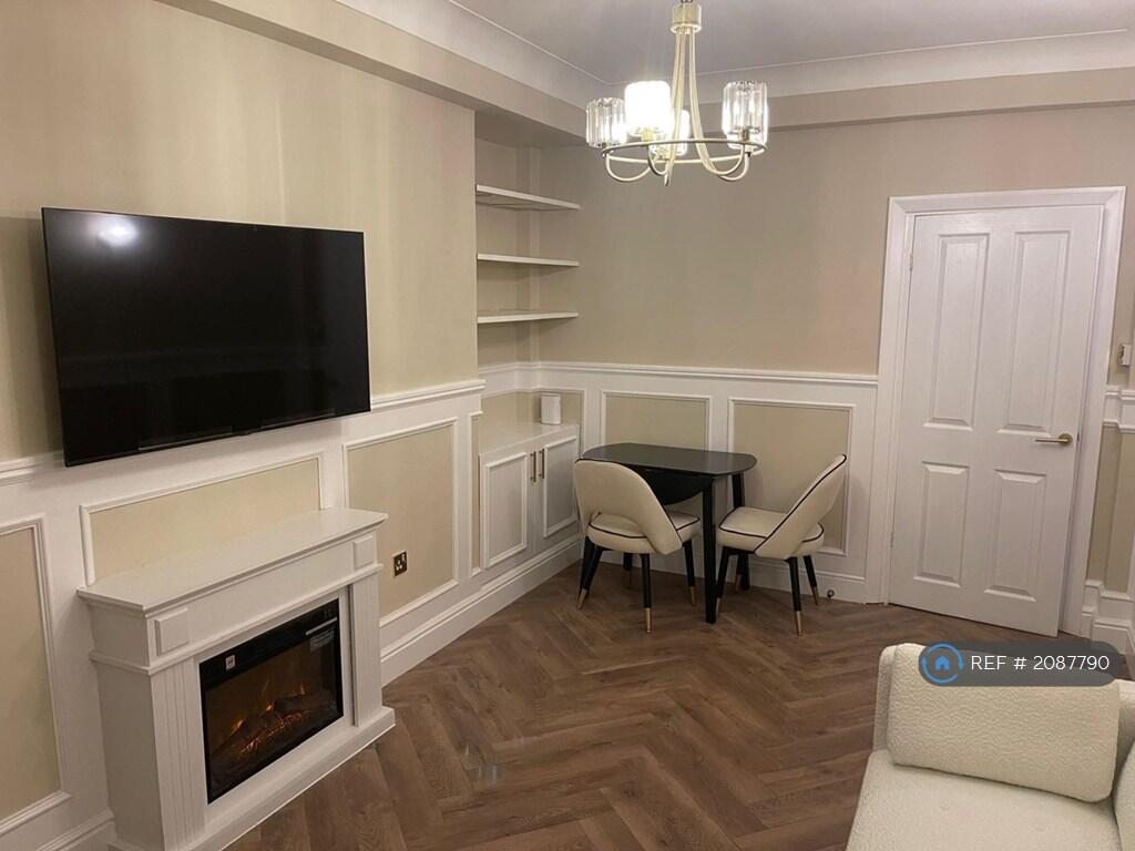 Apartment in London - More