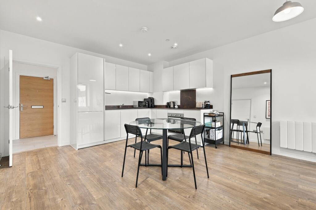 Apartment in Chelmsford - View 4