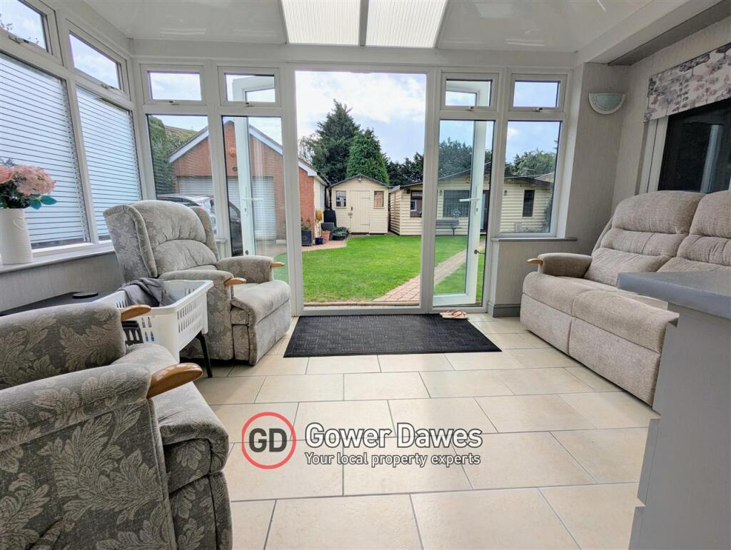 House in Romford - More