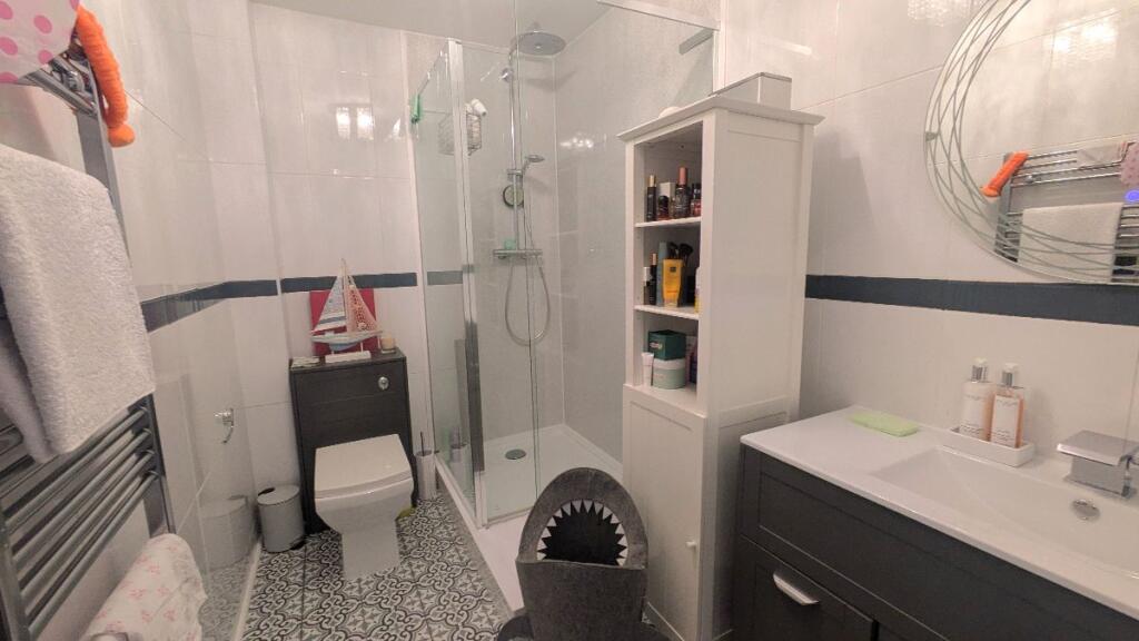 Apartment in Penarth - More