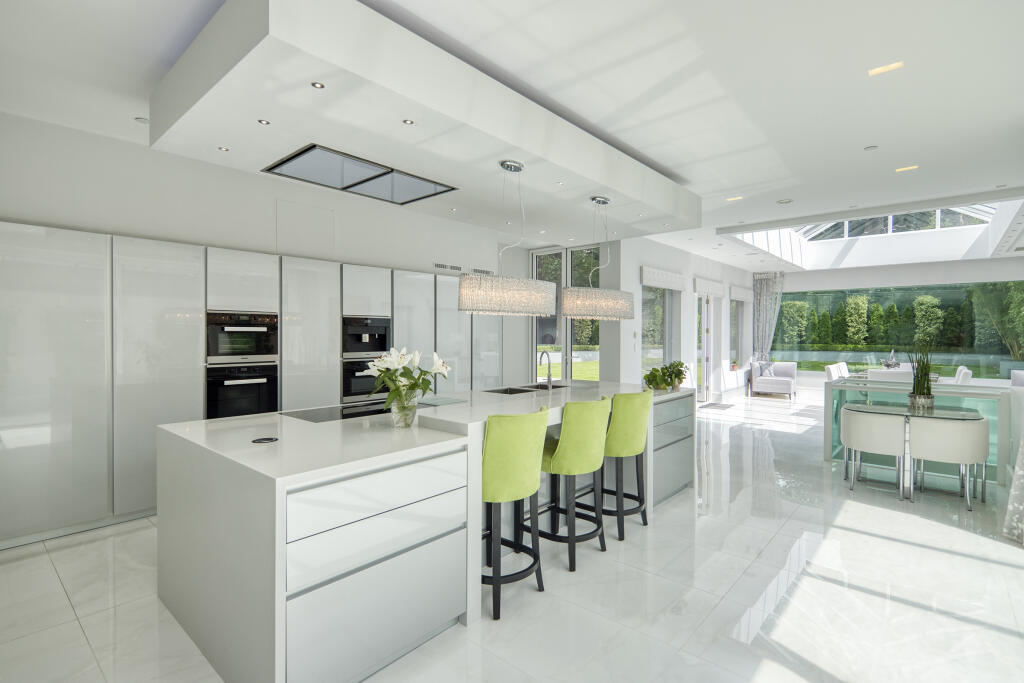 Coombe Park, Kingston, Surrey, KT2 - View 5