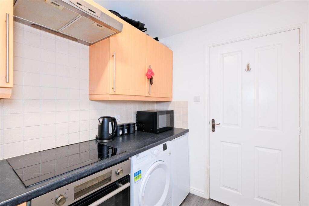 Apartment in Bothwell, Springwells, Whitehill - More