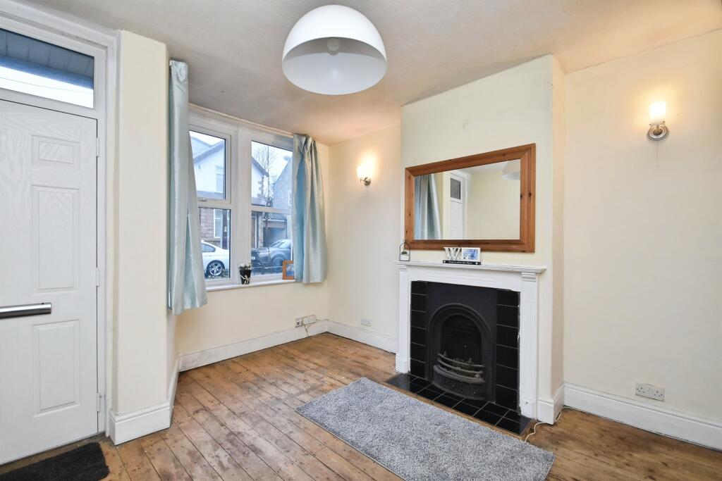 North Lodge Avenue, Harrogate photo 3