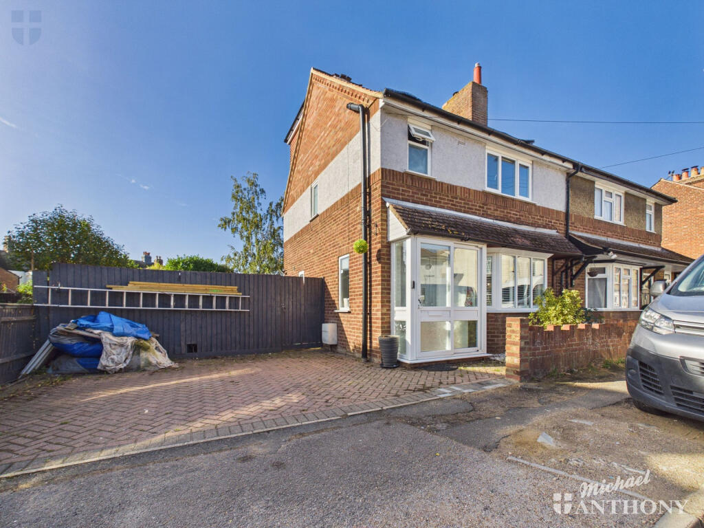 4-bed semi-detached on Grecian Street, Aylesbury, £375,000