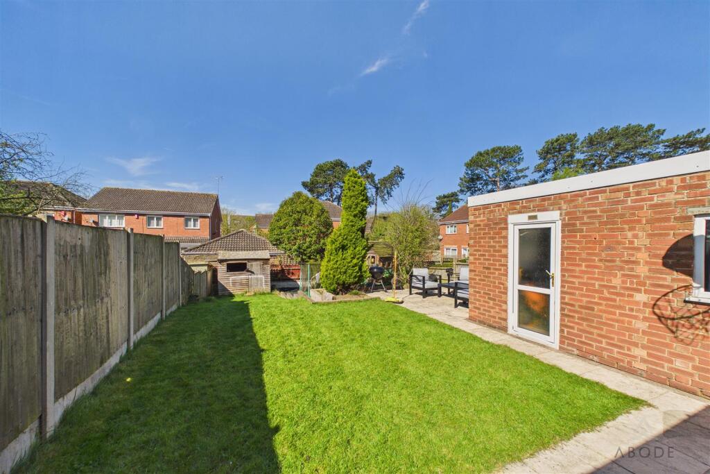 House in South Derbyshire, Etwall - View 2