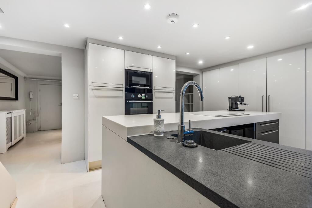 House in London, Cooper's Estate, Old Kent Road - View 4