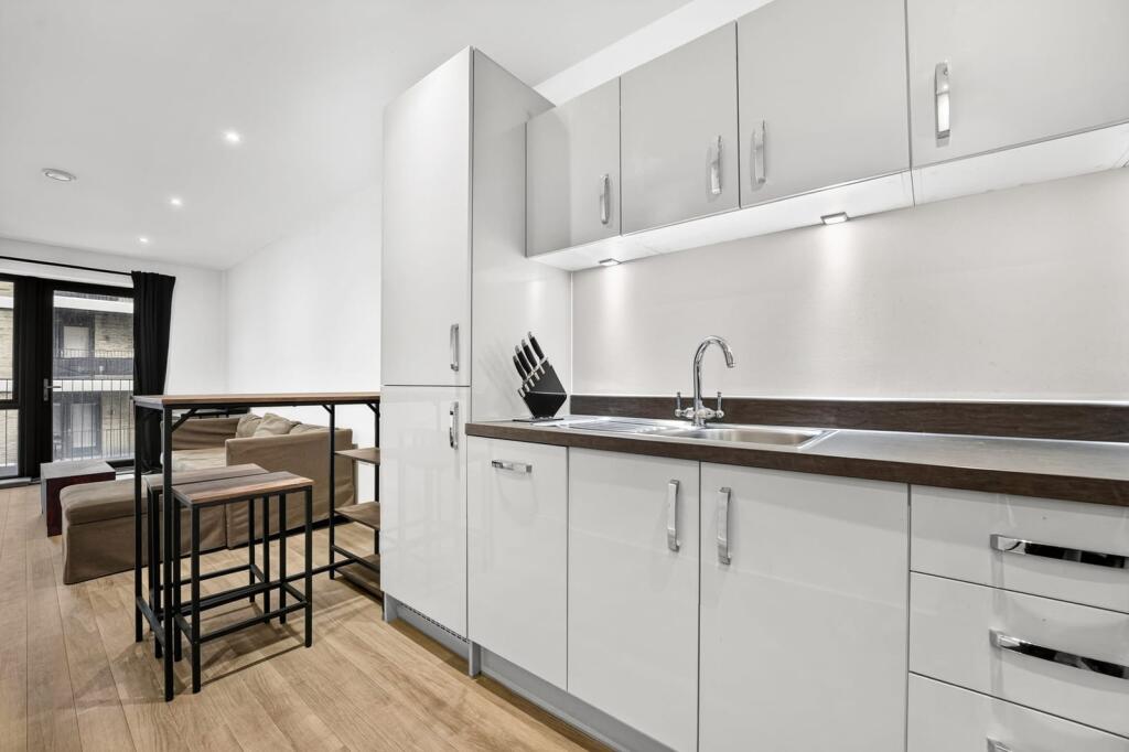 Apartment in London - More