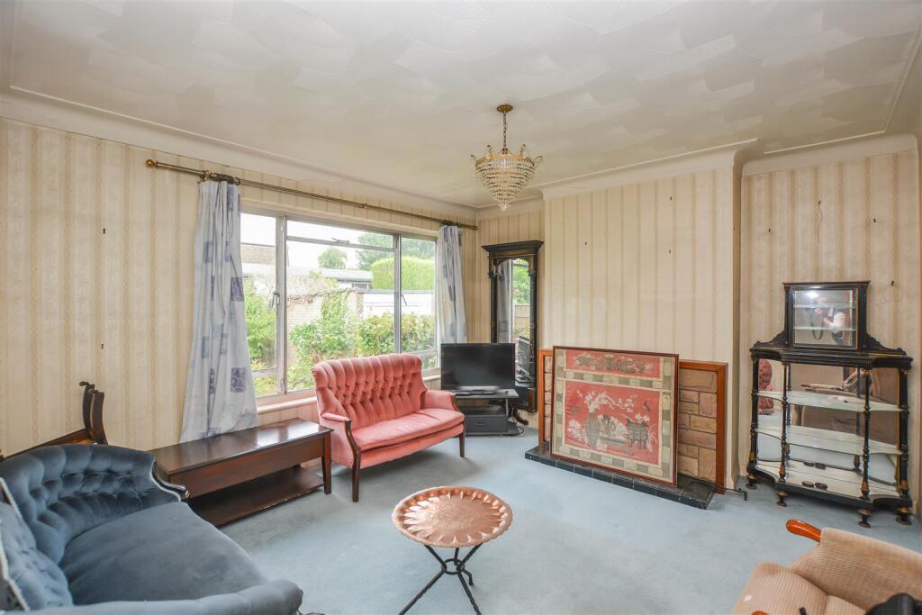 Paglesfield, Hutton, Brentwood photo 3