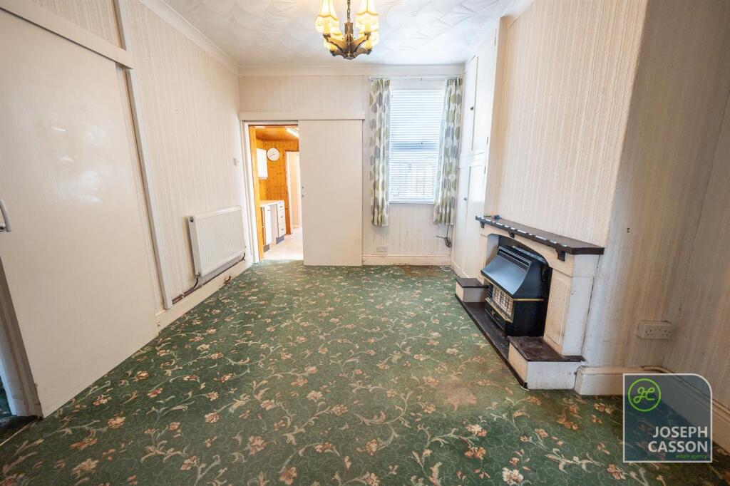 House in Taunton - View 5