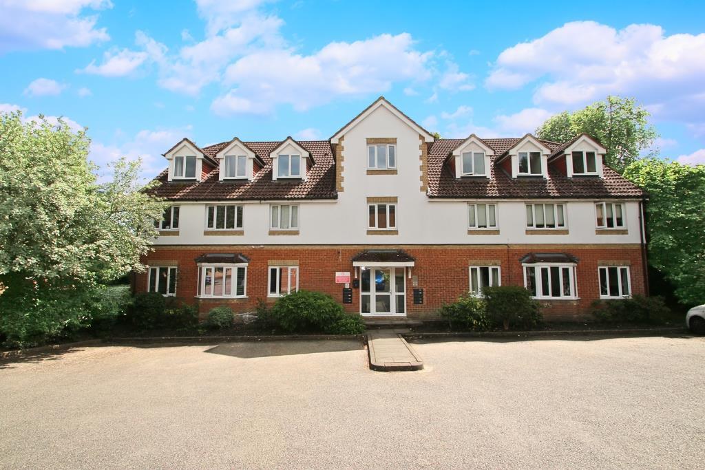 Main image of property: Alexandra Gardens Knaphill Surrey, GU21 2DH