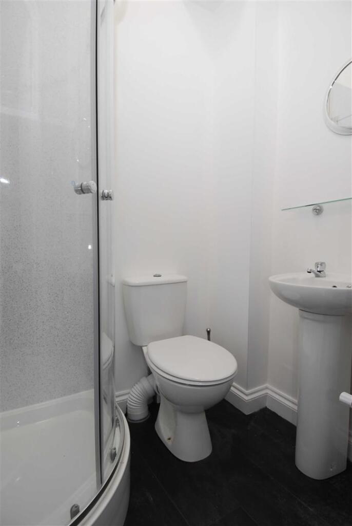 House in Plymouth, Greenbank - More