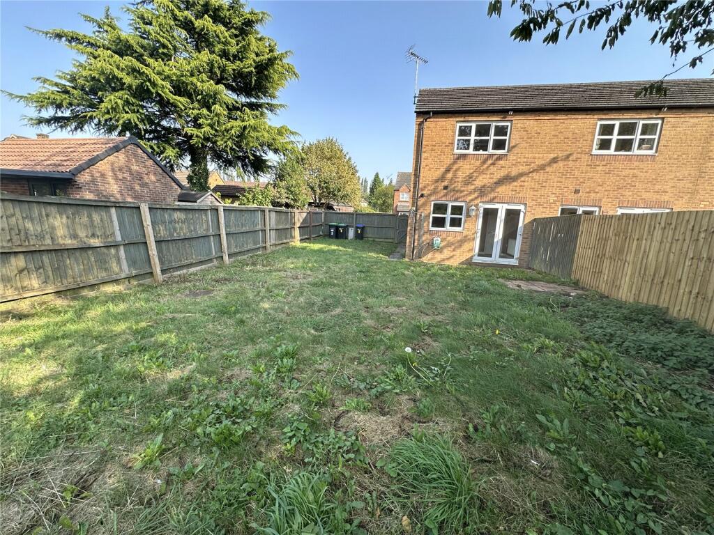 9, Spring Close, Kirkby-in-Ashfield, Nottingham, Nottinghamshire, NG17 photo 2