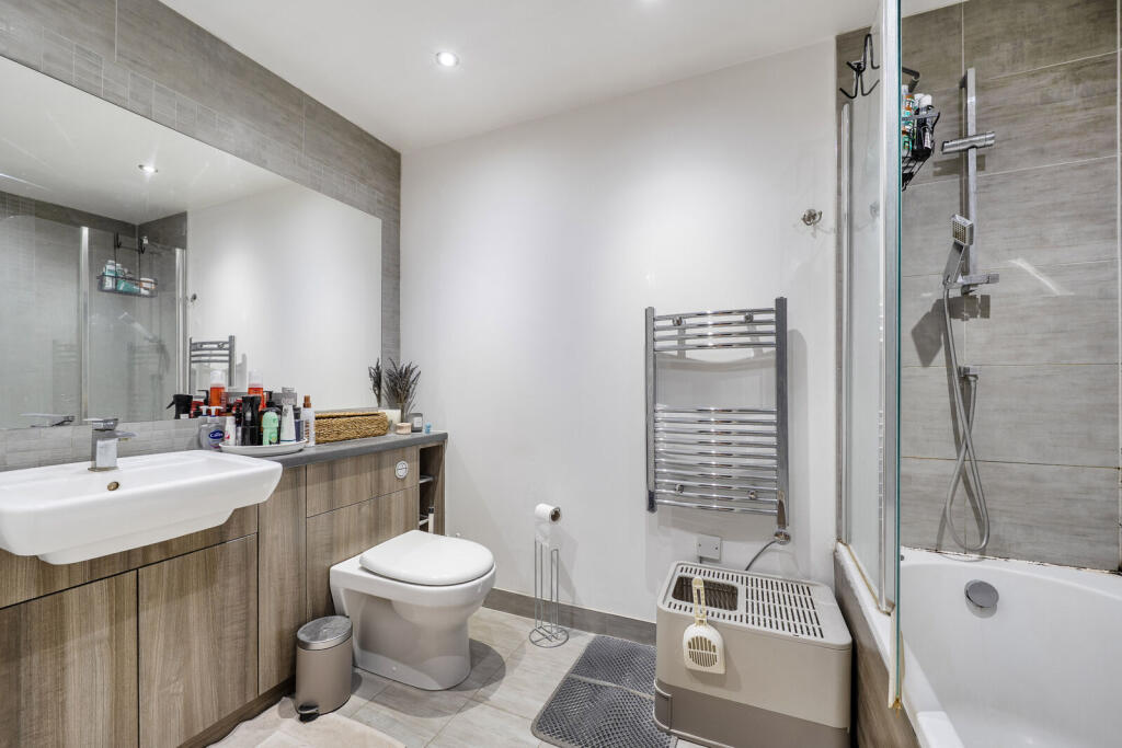 Apartment in London - More