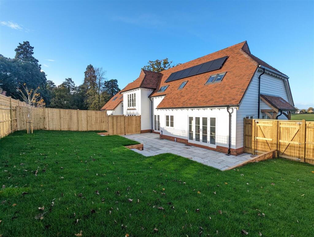 House in Tunbridge Wells, Mile Oak, Brenchley - View 2