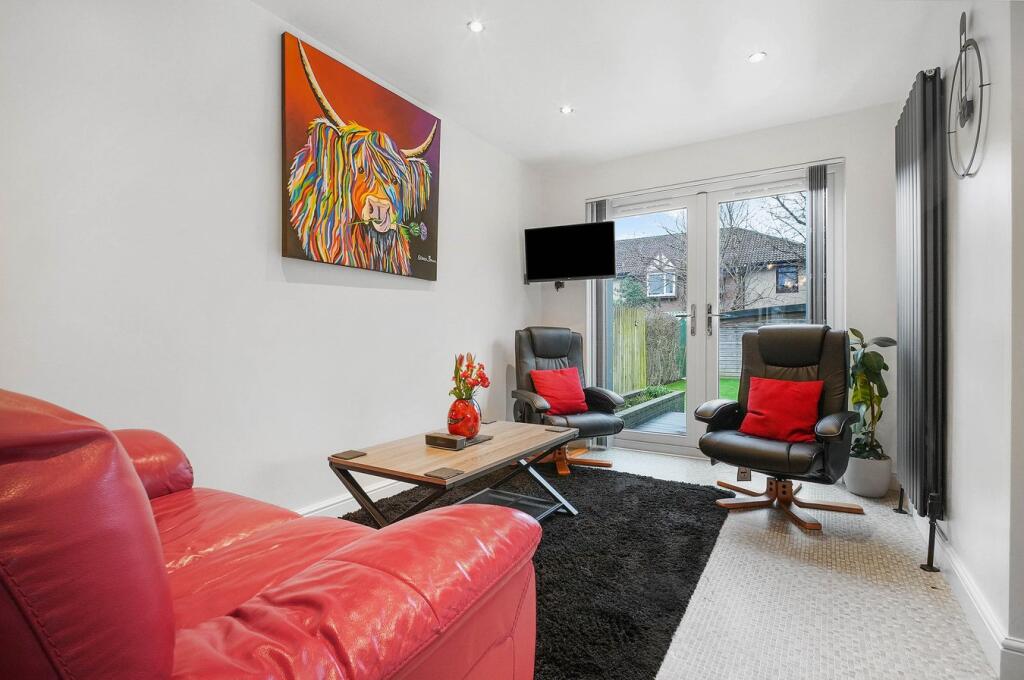 House in Kilwinning, North Ayrshire - More