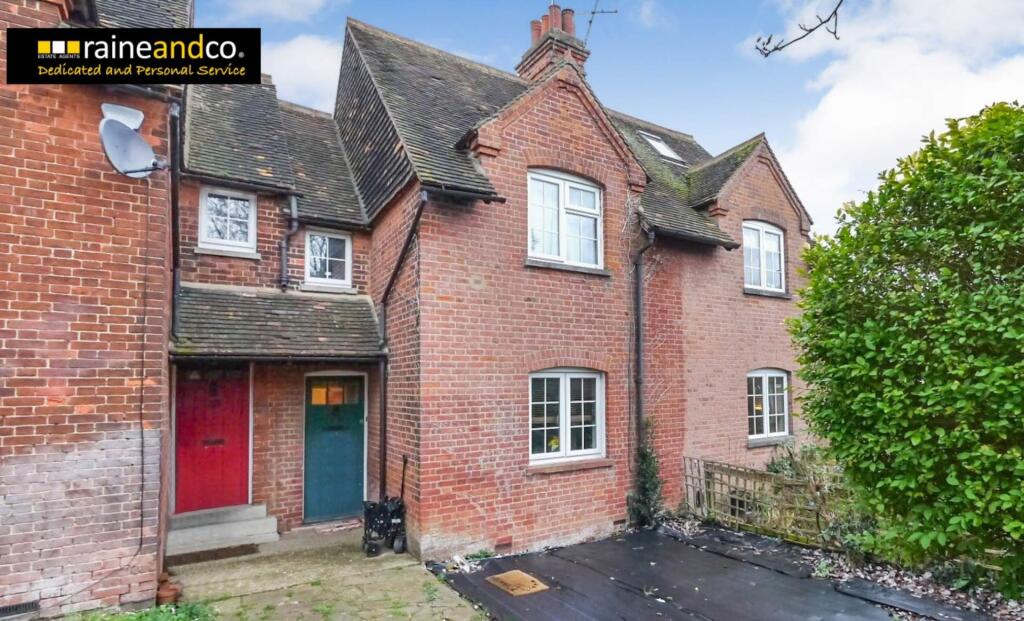 Main image of property: Glebeland, Hatfield