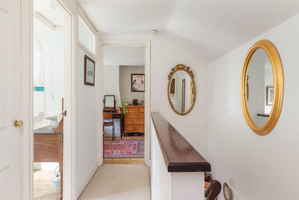 House in Winchester, Lower Shawland, Hursley - More
