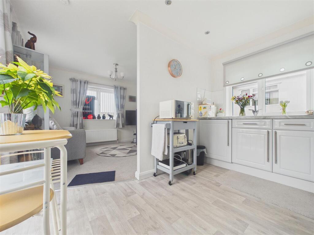 Lower Lodge, Rugeley Road photo 3