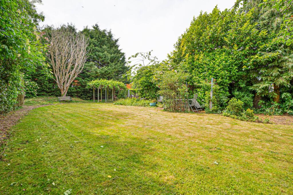 2, High Street, Great Linford, MK14 photo 4