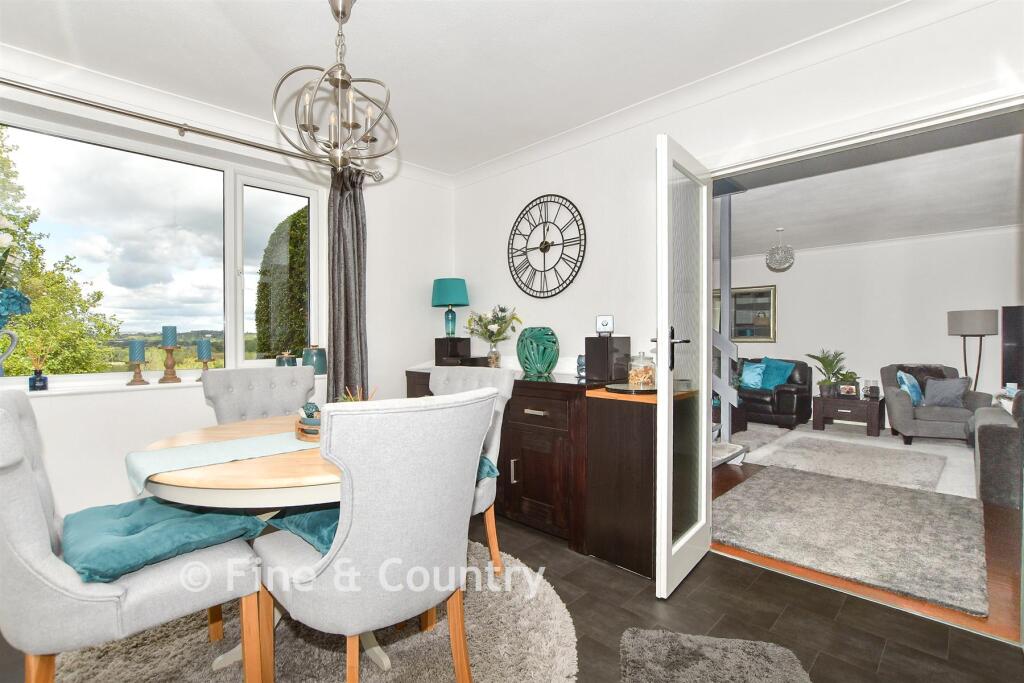 House in Wealden, Butchers Cross, Mayfield and Five Ashes - More