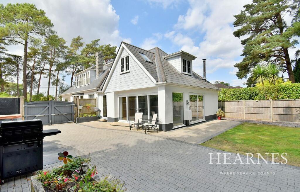 House in Ferndown - View 2