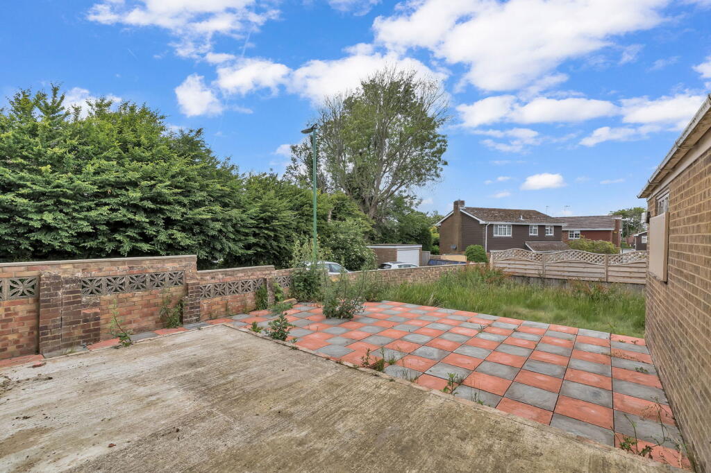 Kymer Gardens, Hassocks, BN6 8QZ photo 2