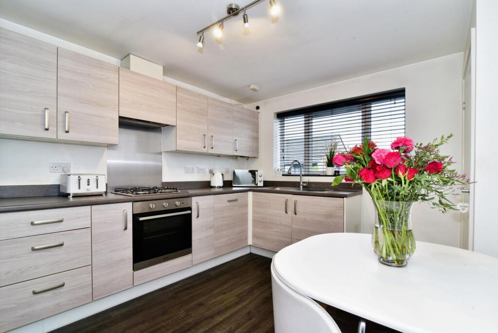 Emerald Green Grove, Thurnscoe, Rotherham, Barnsley, S63 photo 3