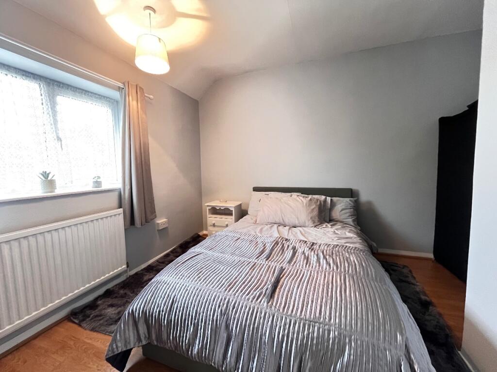 House in London, Harold Hill - More