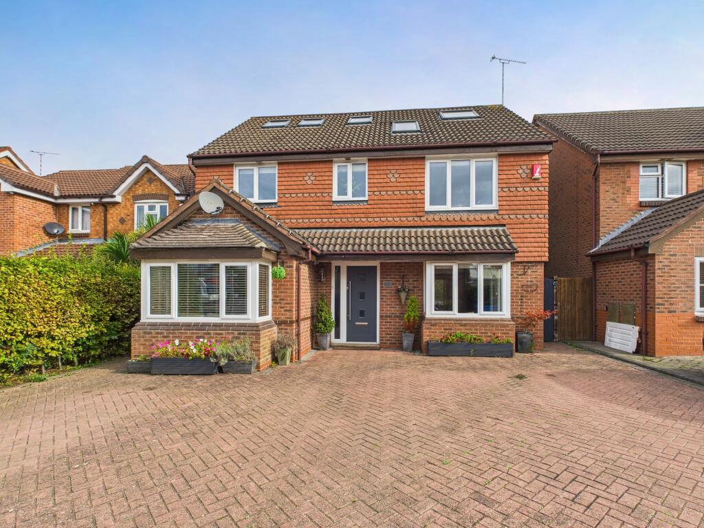 5-bed detached on Foxdell Way, Chellaston, £450,000