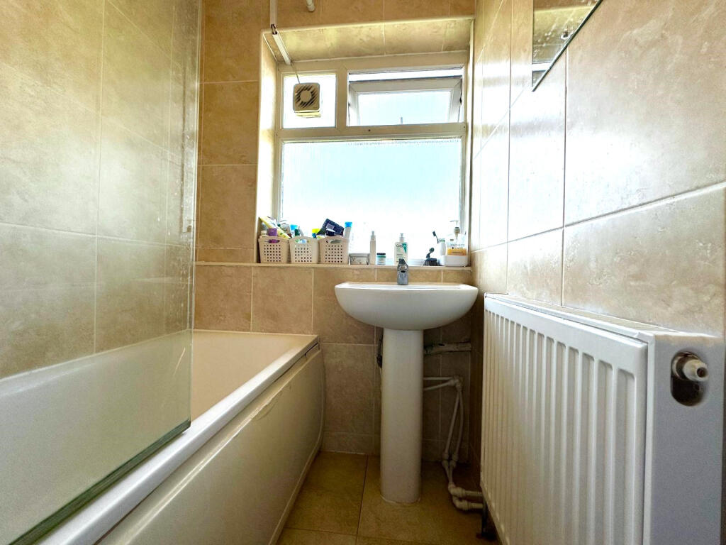 4 bedroom flat for rent