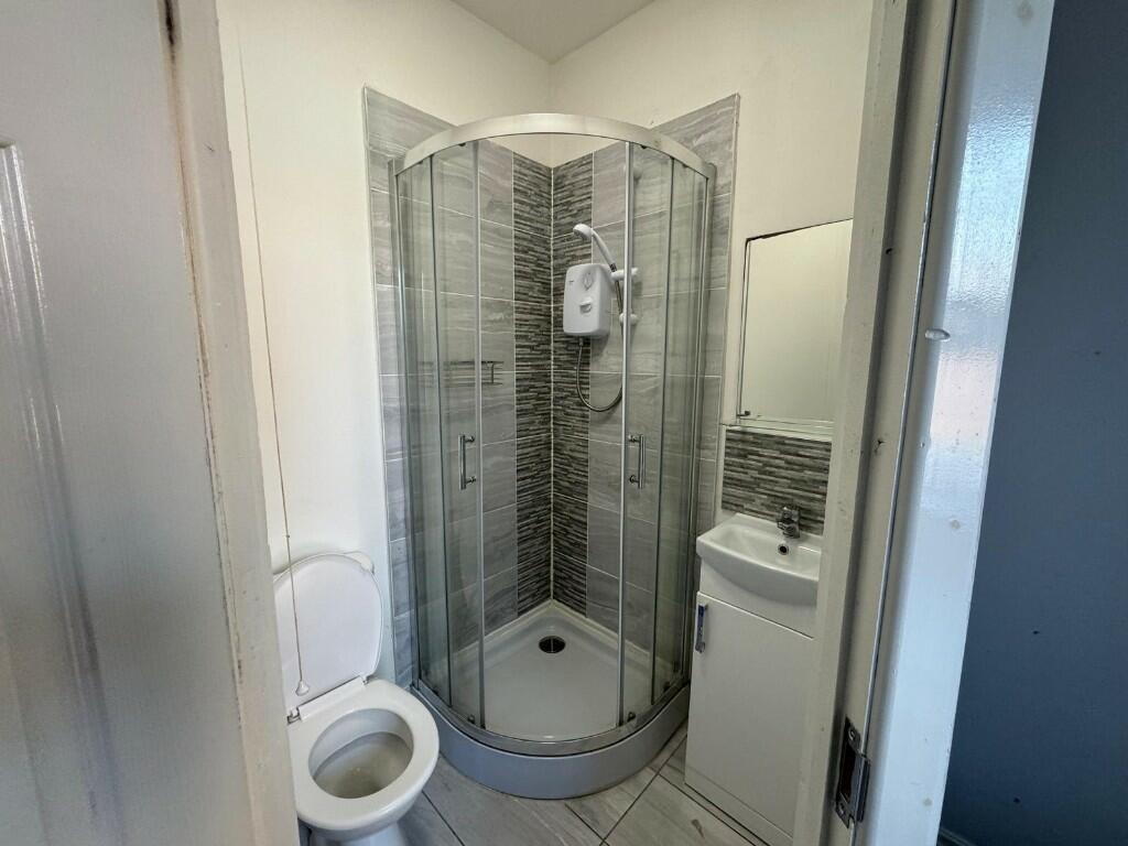 House in Nottingham - View 5