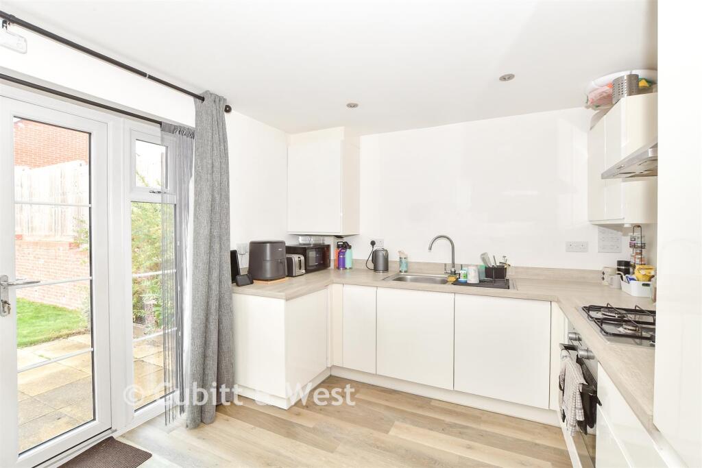 House in Lewes, Wivelsfield - View 4