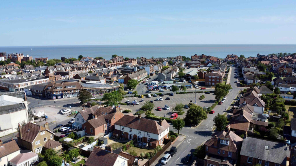 Cobbold Road, Felixstowe, IP11 photo 2